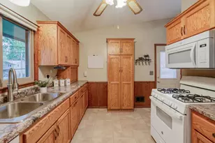 1800 Pine St, Hastings, MN 55033 - Photo 5