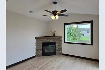 912 Katelyn Circle NE, Montgomery, MN 56069 - Photo 9
