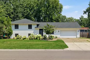 301 Walnut Ln, Apple Valley, MN 55124 - Photo 1