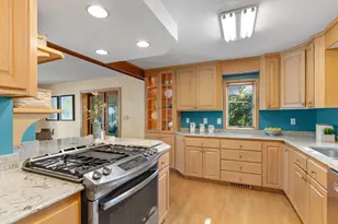 168 Peninsula Rd, Medicine Lake, MN 55441 - Photo 27