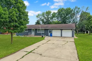 201 Main Ave, Chandler, MN 56122 - Photo 3
