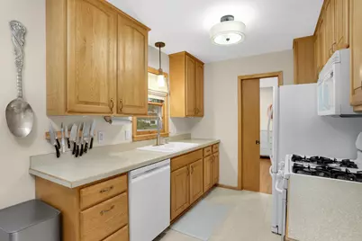 9807 Cedar Lake Road, Minnetonka, MN 55305 - Photo 7