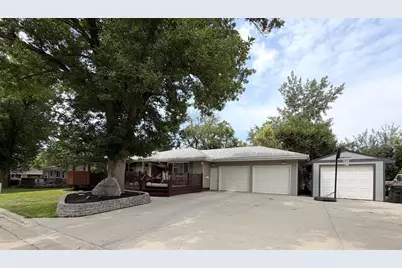 598 Prospect Avenue, Windom, MN 56101 - Photo 3