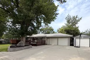 598 Prospect Ave, Windom, MN 56101 - Photo 3
