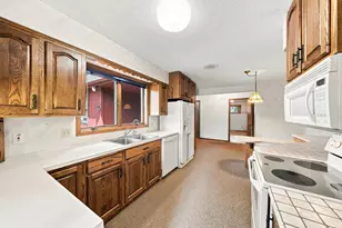 1017 9th St, Gaylord, MN 55334 - Photo 17