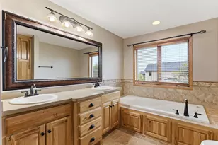 10360 Quail Ave N, Brooklyn Park, MN 55443 - Photo 13