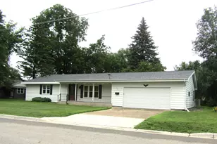 407 Eichelberger Ave, Montevideo, MN 56265 - Photo 1