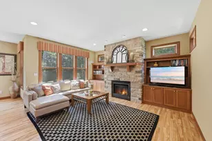 365 English Ct Dr, Hudson, WI 54016 - Photo 5