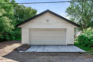 926 Galtier St, Saint Paul, MN 55117 - Photo 29