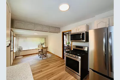 418 Belvidere Street E, Saint Paul, MN 55107 - Photo 9