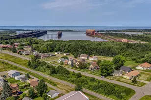 4106 E 1st St, Superior, WI 54880 - Photo 9