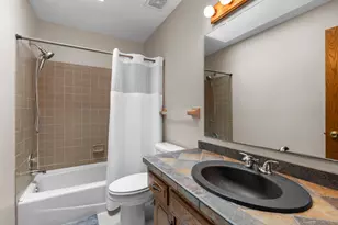 1009 Gramsey Pl, Burnsville, MN 55306 - Photo 33