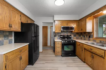 1009 Gramsey Place, Burnsville, MN 55306 - Photo 7