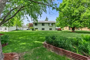 1009 Gramsey Pl, Burnsville, MN 55306 - Photo 57