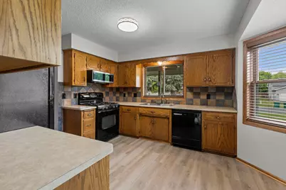 1009 Gramsey Place, Burnsville, MN 55306 - Photo 5