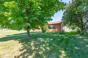 1221 21st St S, Virginia, MN 55792 - Photo 3