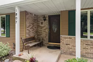 1807 9th St SW, Austin, MN 55912 - Photo 3