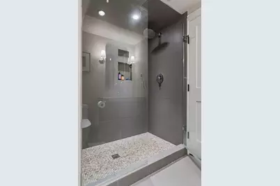 747 Kenwood Parkway, Minneapolis, MN 55403 - Photo 45