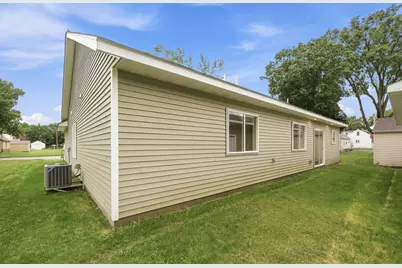 210 S Chestnut Street, Belle Plaine, MN 56011 - Photo 25