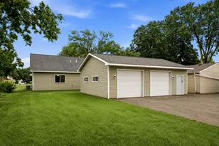 210 S Chestnut St, Belle Plaine, MN 56011 - Photo 27