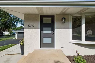 5919 Carlson St, Shoreview, MN 55126 - Photo 5
