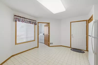 14516 Eureka Court, Apple Valley, MN 55124 - Photo 17