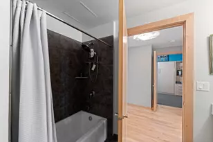 215 10th Ave S, Minneapolis, MN 55415 - Photo 23