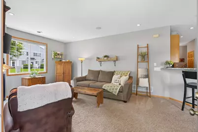 9649 Peony Lane N #1110, Maple Grove, MN 55311 - Photo 5