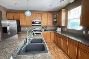 9605 Scott Circle N, Brooklyn Park, MN 55443 - Photo 5