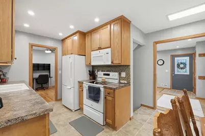 8804 Greenway Avenue S, Cottage Grove, MN 55016 - Photo 13