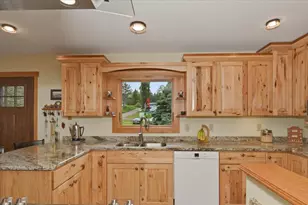 828 Slater Dr, Beaver Bay, MN 55614 - Photo 17