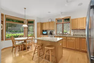 7081 Crowne Oak Rd, Eden Prairie, MN 55344 - Photo 9