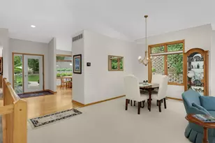 7081 Crowne Oak Rd, Eden Prairie, MN 55344 - Photo 7