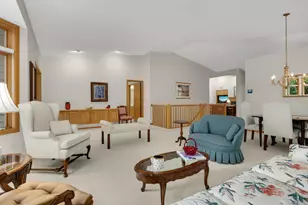 7081 Crowne Oak Rd, Eden Prairie, MN 55344 - Photo 5