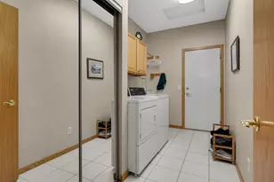 7081 Crowne Oak Rd, Eden Prairie, MN 55344 - Photo 23