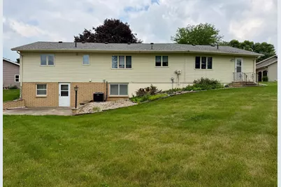 1111 Elm Cove, Luverne, MN 56156 - Photo 3