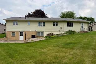 1111 Elm Cove, Luverne, MN 56156 - Photo 3