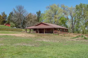 29558 Pumpkin Hill Rd, Le Sueur, MN 56058 - Photo 5