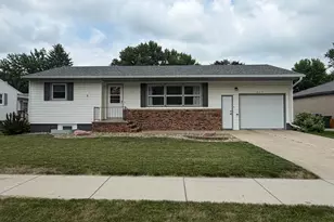 209 E Barck Ave, Luverne, MN 56156 - Photo 1