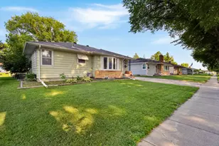 2113 7th St N, Fargo, ND 58102 - Photo 41