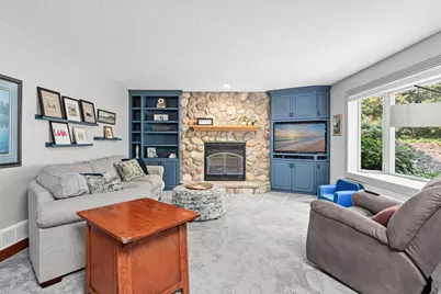 13423 Dominica Way, Apple Valley, MN 55124 - Photo 11