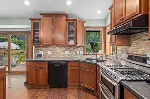 13423 Dominica Way, Apple Valley, MN 55124 - Photo 5