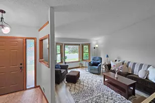 14579 Embry Path, Apple Valley, MN 55124 - Photo 3