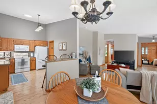 1130 Rose Pl, Roseville, MN 55113 - Photo 15