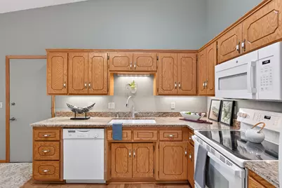 1130 Rose Place, Roseville, MN 55113 - Photo 19