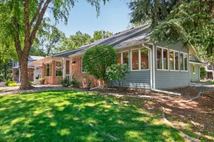 1130 Rose Pl, Roseville, MN 55113 - Photo 3