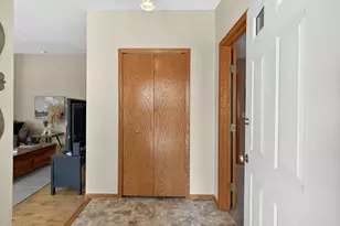 1130 Rose Pl, Roseville, MN 55113 - Photo 7