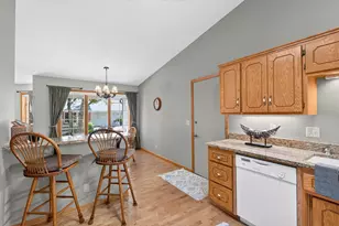 1130 Rose Pl, Roseville, MN 55113 - Photo 17