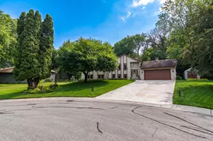 19135 Maple Leaf Dr, Eden Prairie, MN 55346 - Photo 1