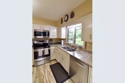 19135 Maple Leaf Drive, Eden Prairie, MN 55346 - Photo 5